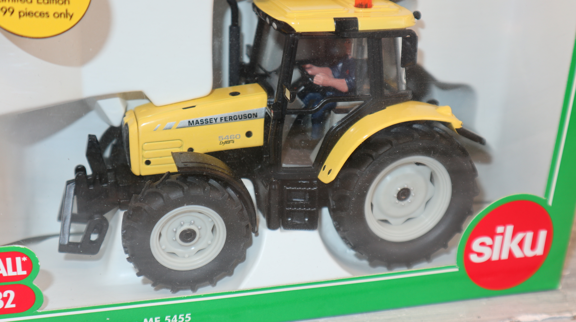 Siku 3051 in 1:32, Massey Ferguson 5455, Sondermodell Spalding 2010